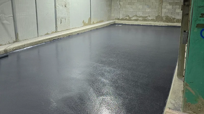 פיקוח על עבודות ציפוי במפעל מחזור נוזלים